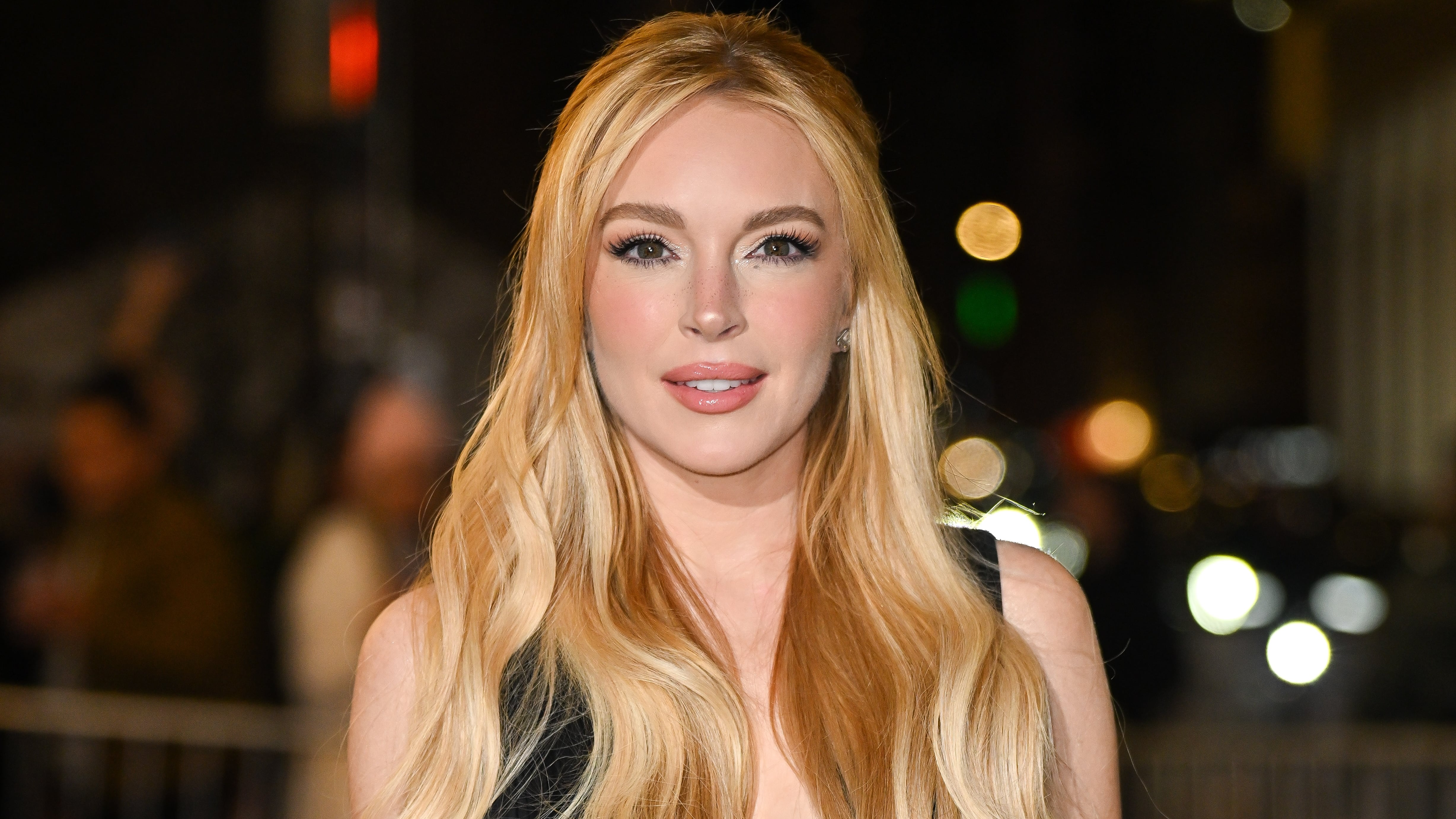 Lindsay Lohan, 40, Sparks Frenzy by Returning to Her Redhead Roots