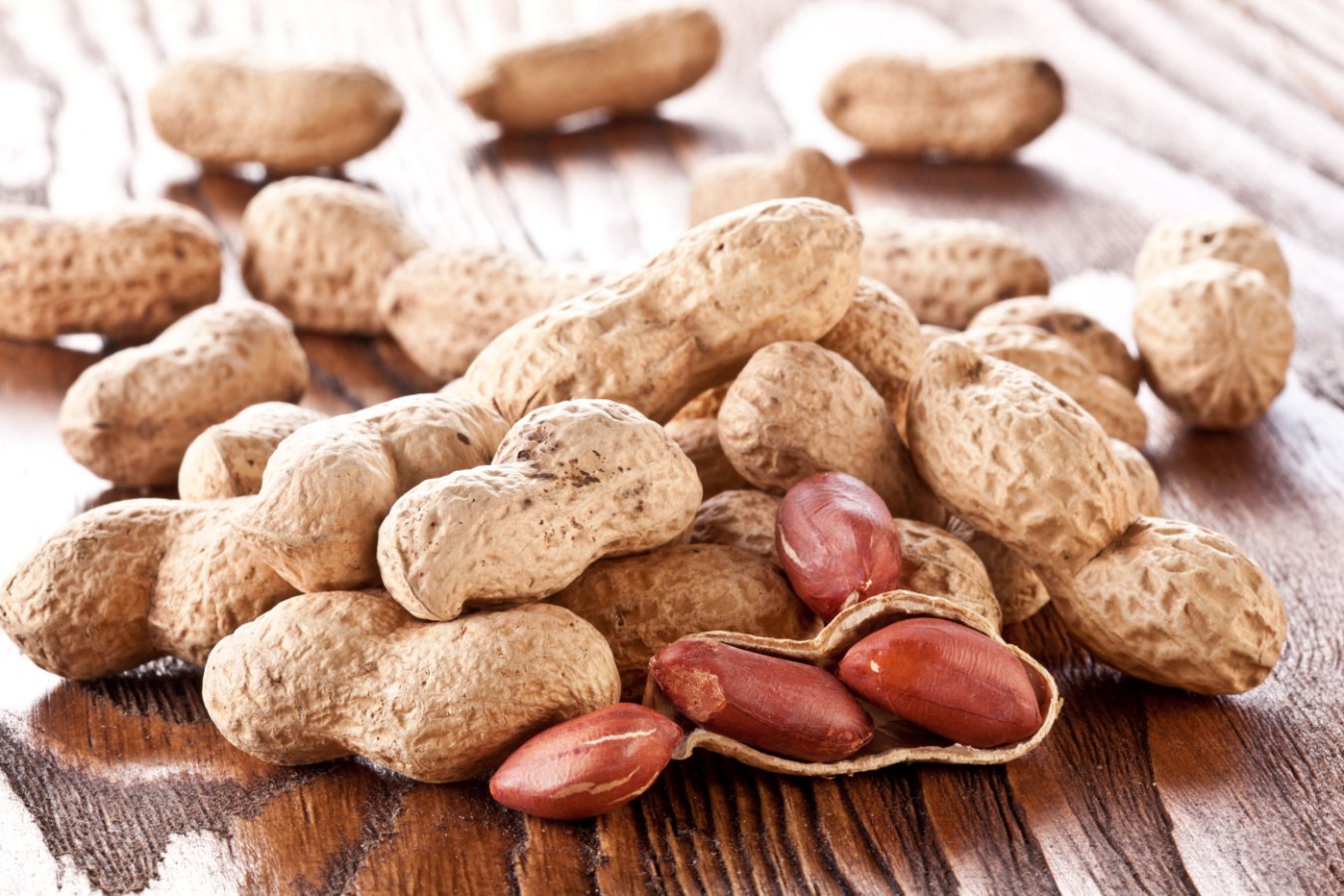 Swallowing faecal capsules reduces peanut allergy in six adults