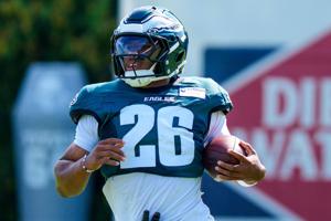 Saquon Barkley inspired by Barry Sanders serving his teammates