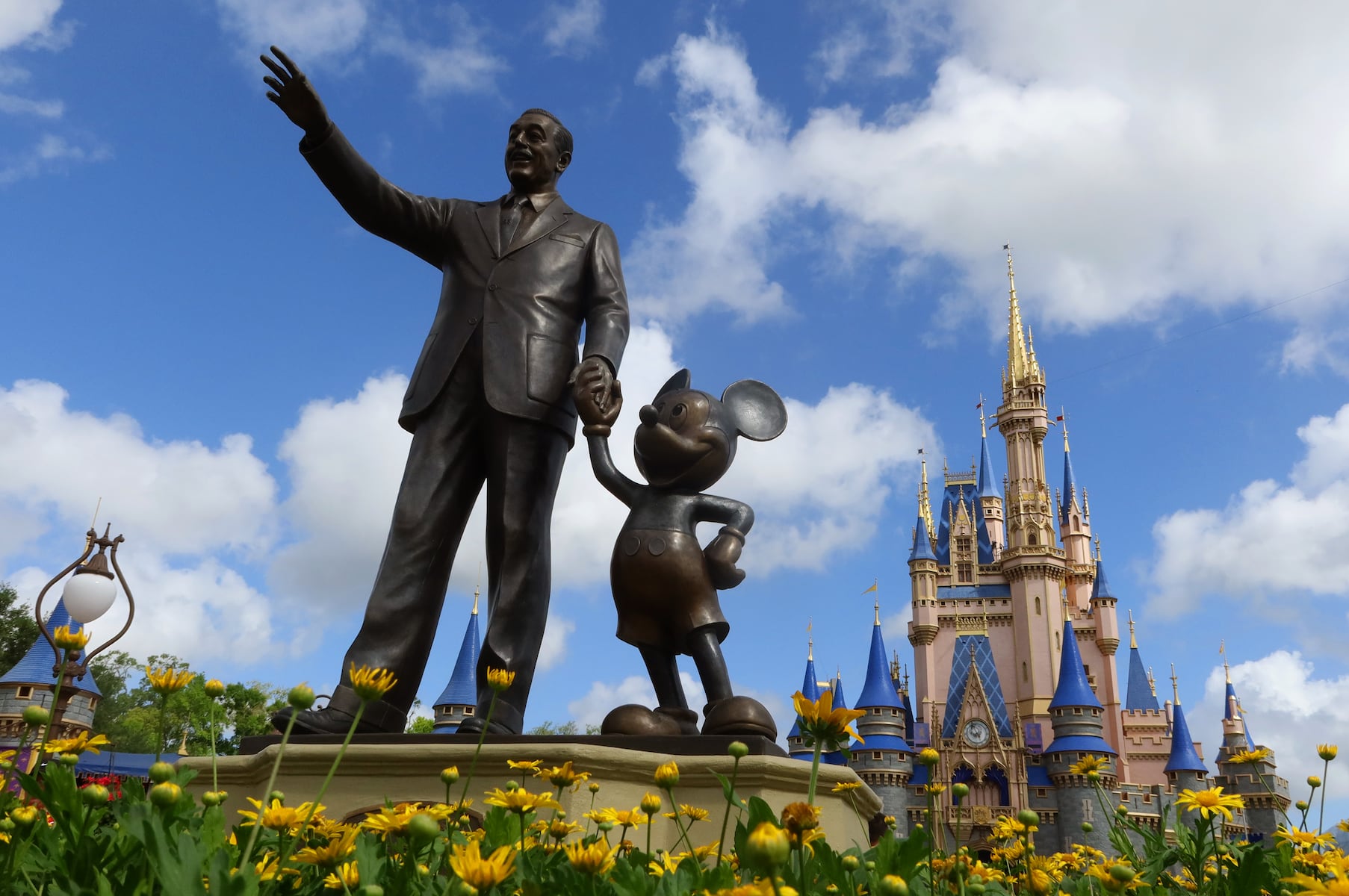 Popular Disney World hotel restaurant to close this month