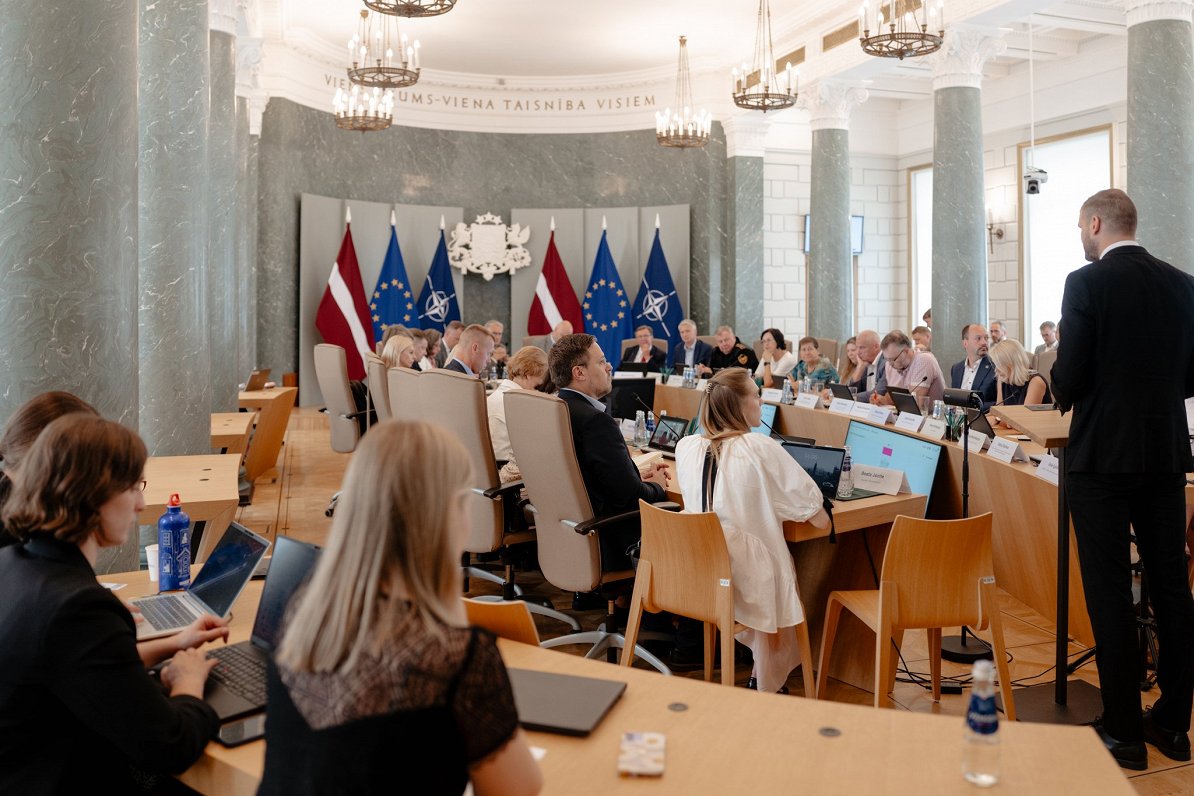 Frosty meeting between Latvian government and NGOs