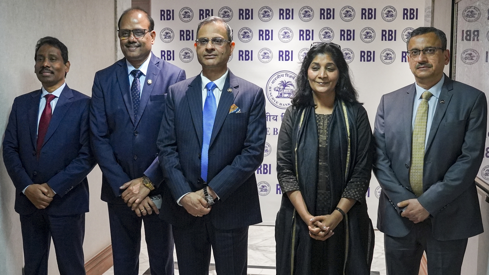 RBI keeps rates unchanged, chooses caution amid global uncertainty