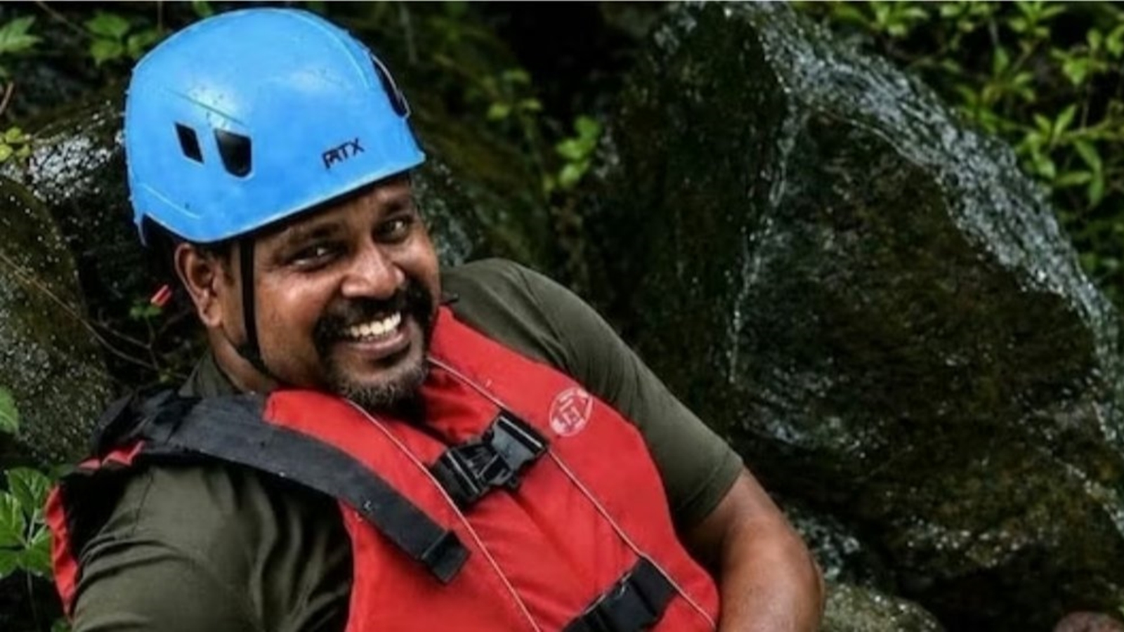 He gave away his life jacket to save a stranded farmer. Kerala is now mourning Rajesh