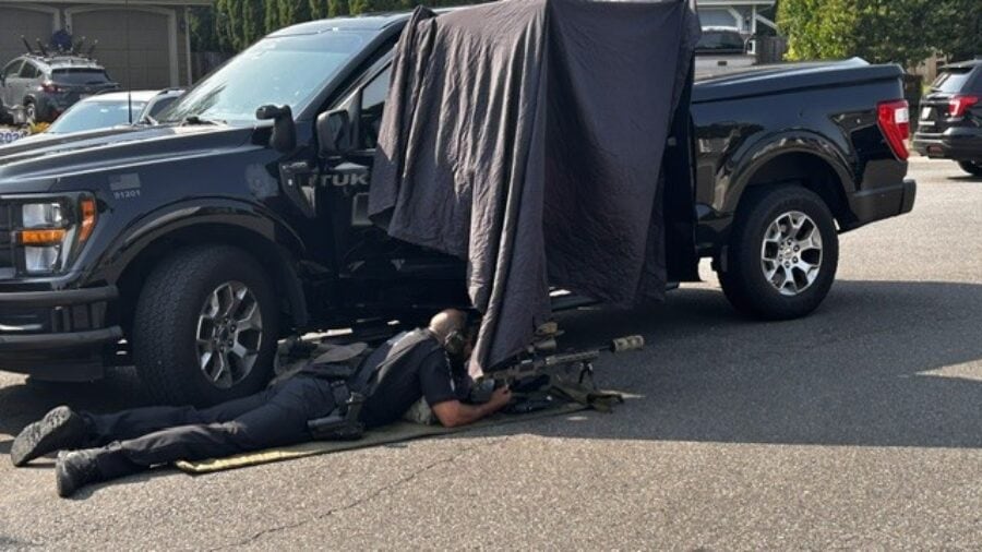 SWAT standoff happening in Kent as assault suspect barricades in home