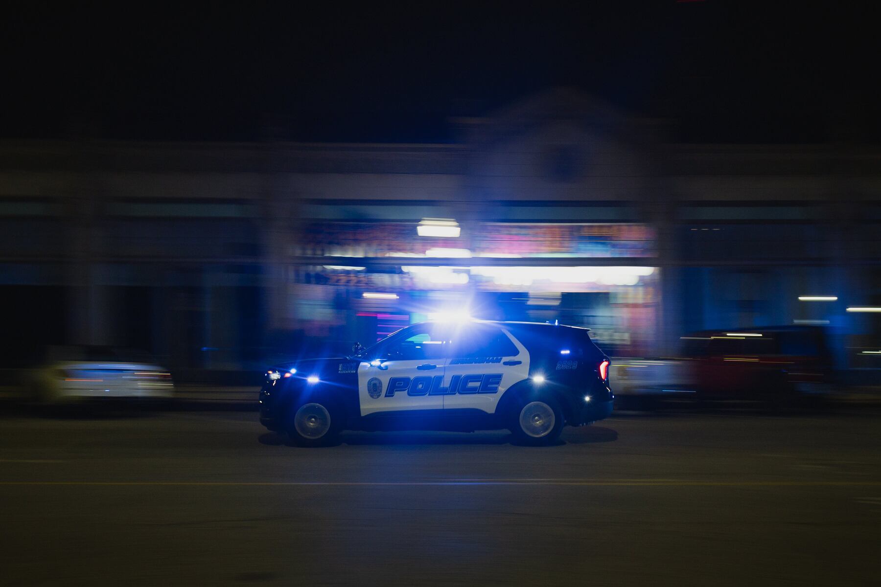 Man shot dead in breezeway of northeast Birmingham apartment building