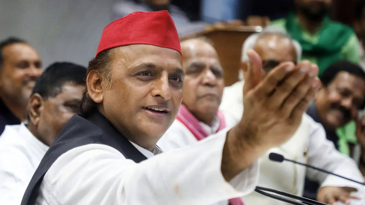 PD is short form for Pandits in SP's PDA, says Akhilesh Yadav