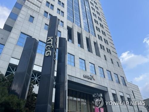 (LEAD) KT&G Q2 net more than doubles on strong exports