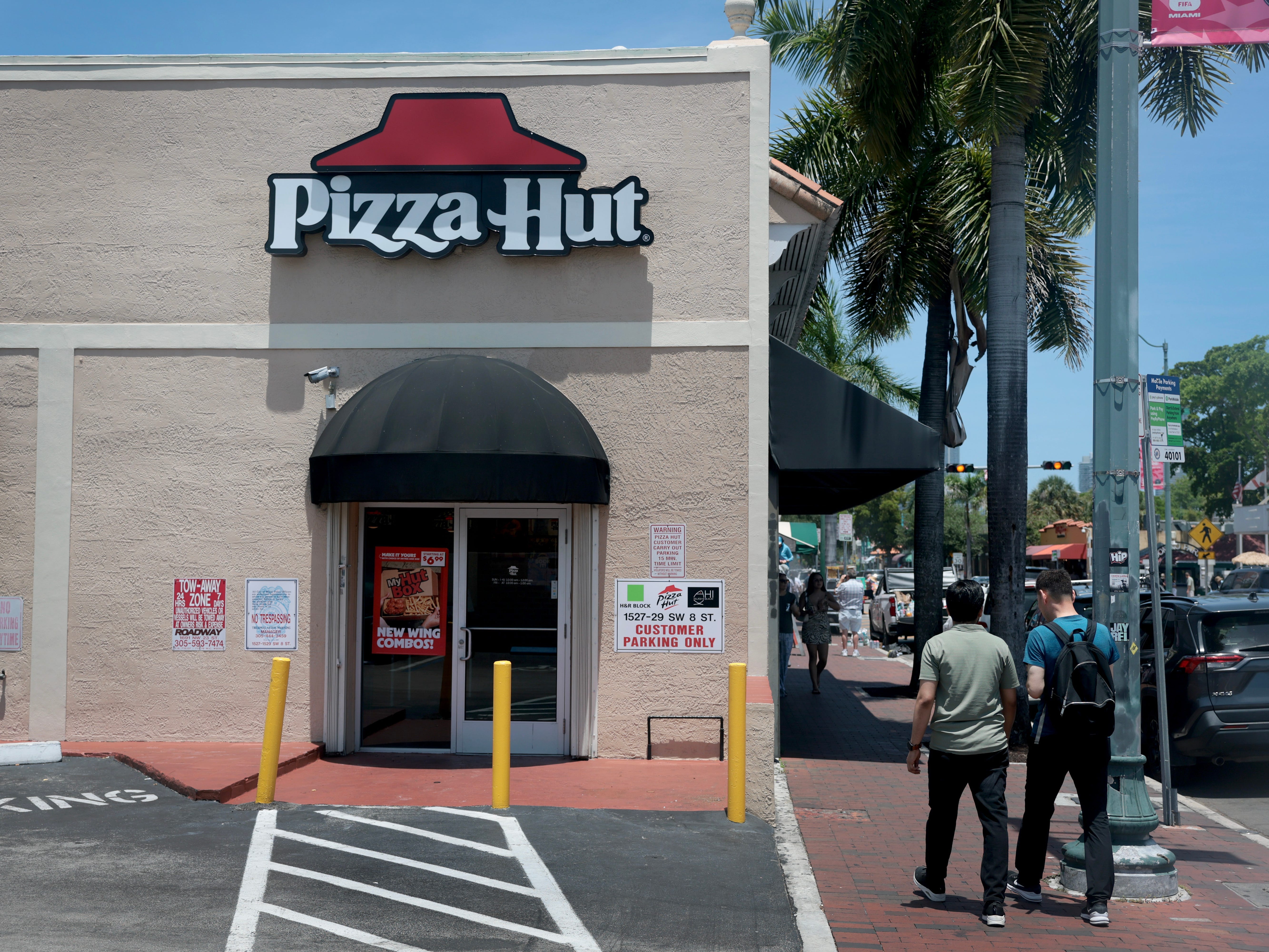 The rise and fall of an American Legend: How the US fell out of love with Pizza Hut