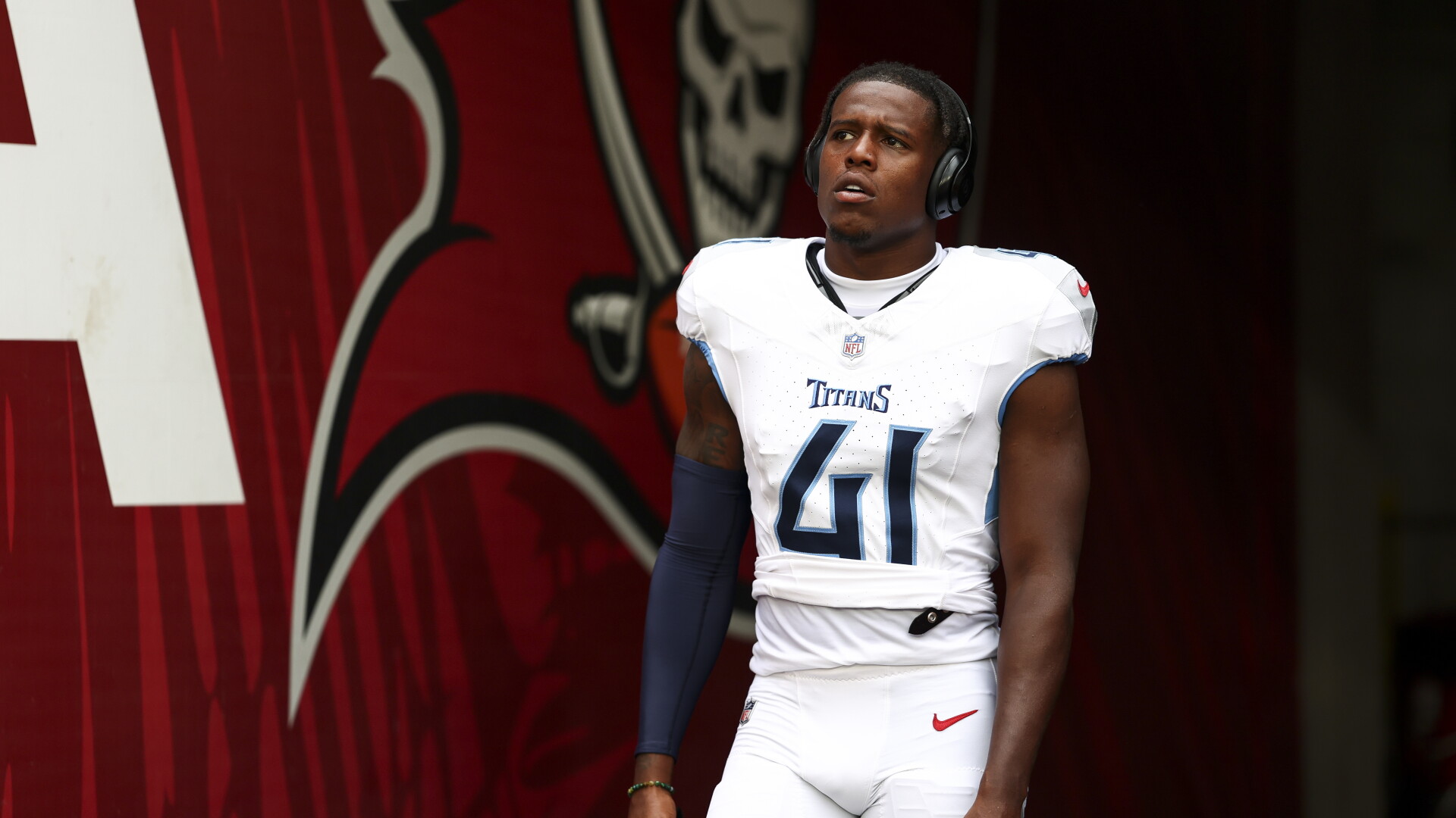 Bills sign LB Otis Reese, put LB Demetirus Flannigan-Fowles on IR
