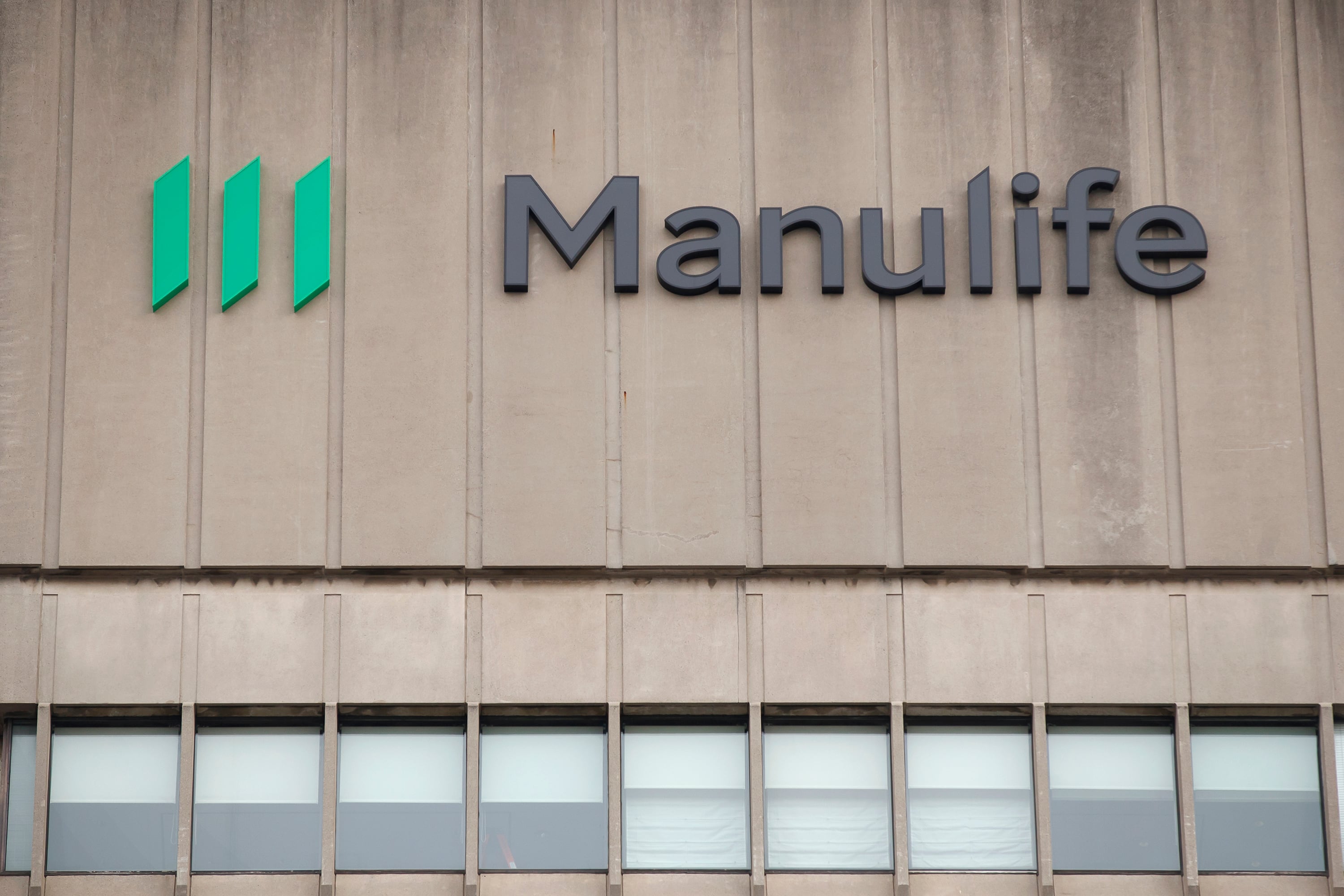 Manulife posts higher profit, strikes $3.2-billion reinsurance deal with Munich Re