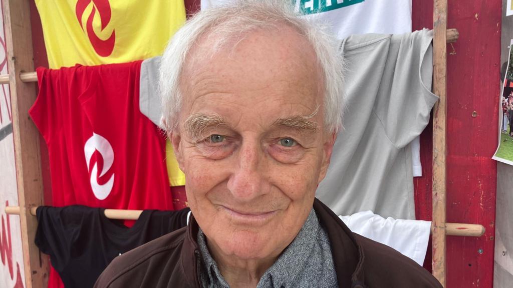 Radical action needed to protect Welsh language, claim campaigners