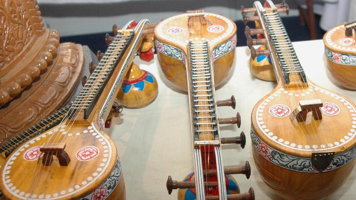 Lepakshi assigns QR codes to eight handicraft products in Andhra Pradesh