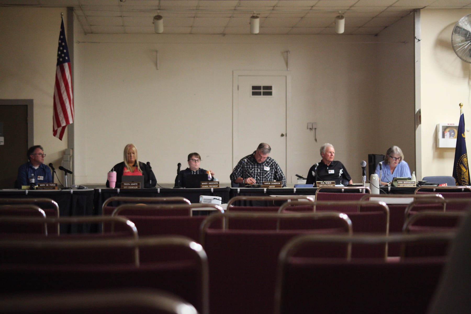 Small Oregon city lost its mayor, managers and councilors. Now voters may oust 2 more