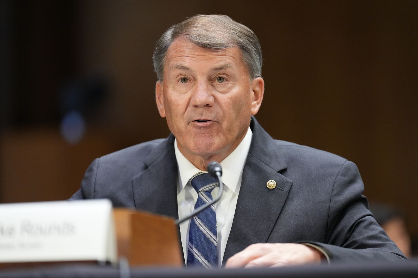 Democrat quits Senate race in South Dakota, boosts the independent candidate in deep-red state