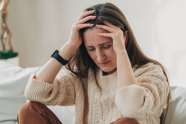 Early signs of dementia that can affect people in their 30s and 40s when talking