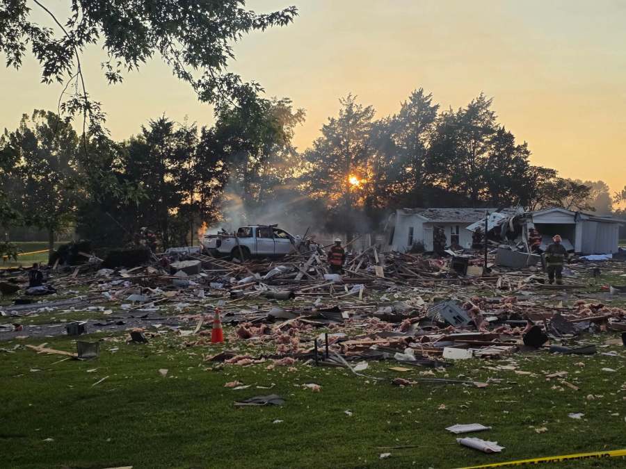 Officials investigating southern Illinois fatal home explosion