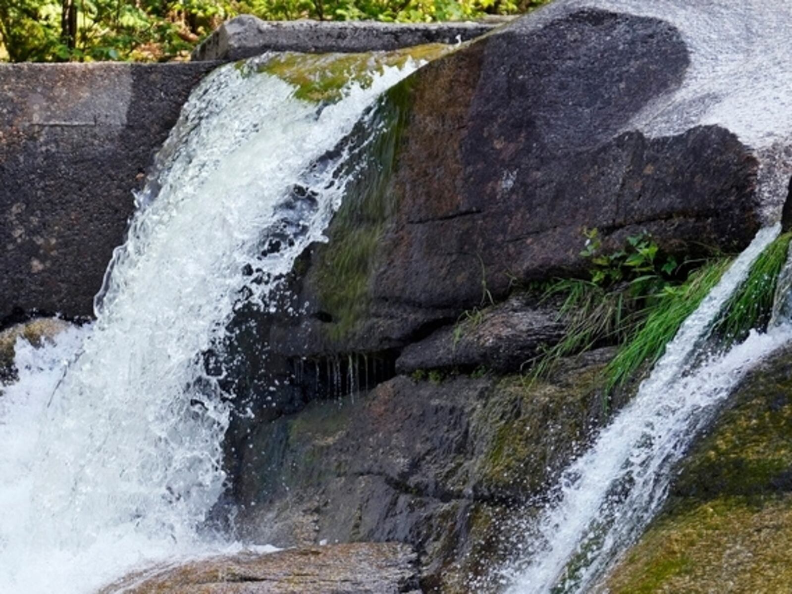 Mass. woman injured at N.H. waterfall
