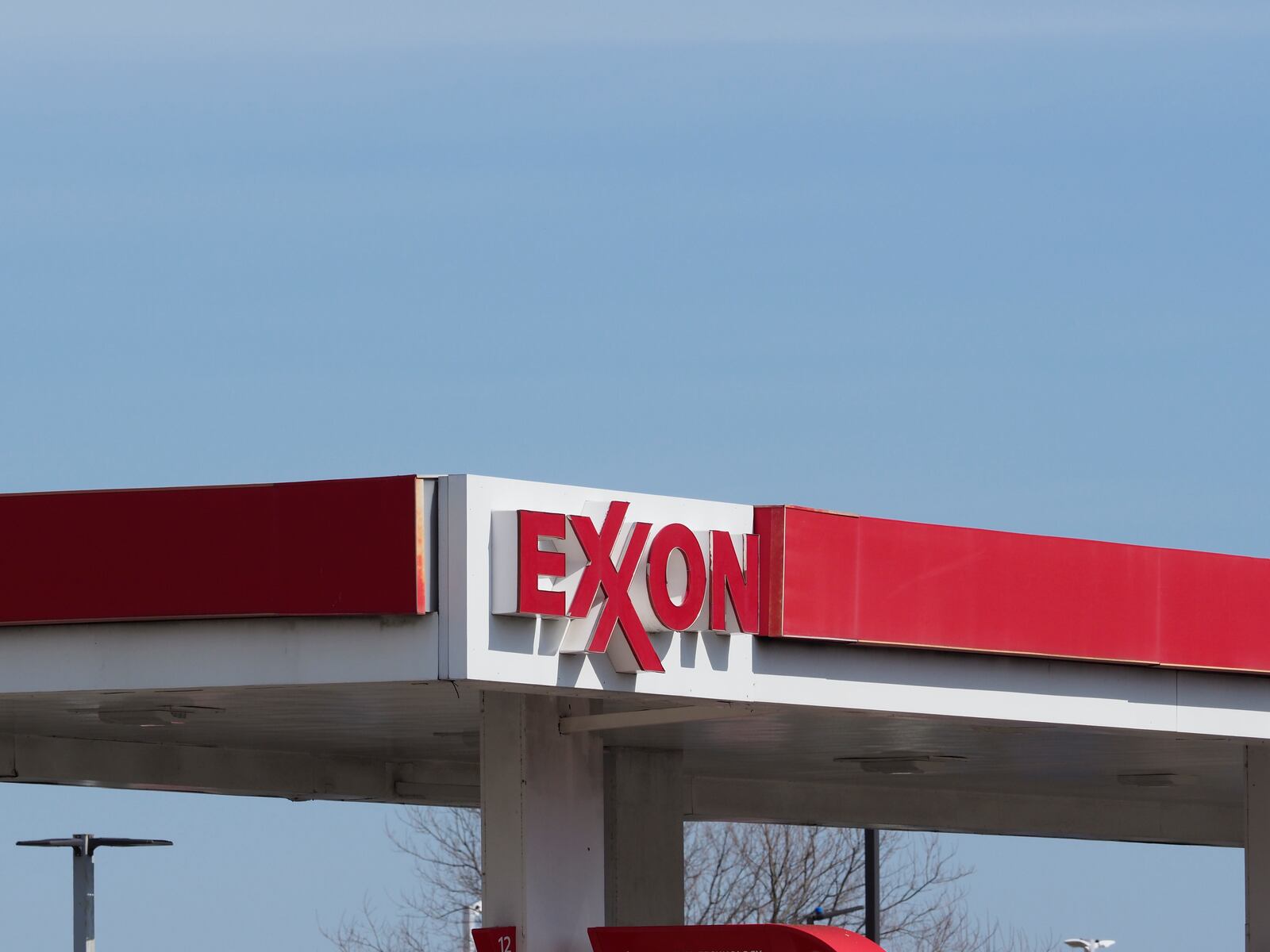 As gas prices topped $4 a gallon, Exxon, Chevron each made over $130 million per day last quarter