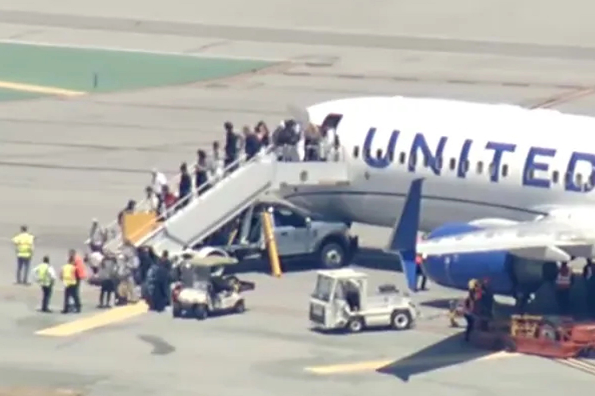 Packed United flight blows tire on runway at major California airport