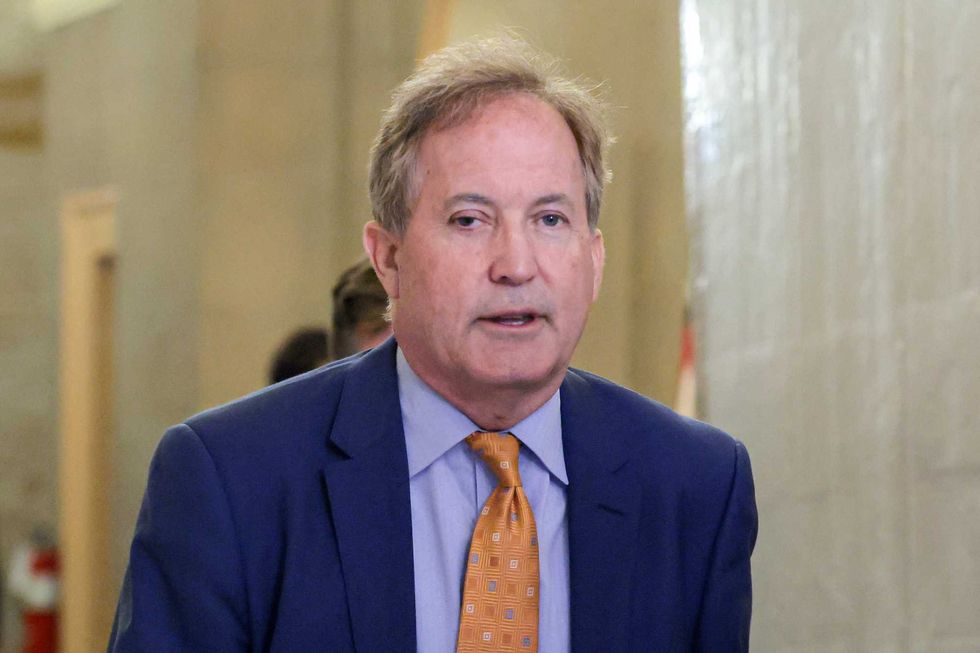 Ken Paxton attempts to save his rally by distracting the audience