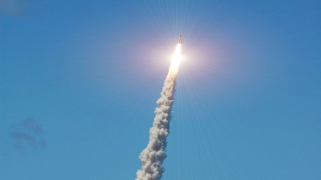 How SpaceX rockets could transform the global cargo system