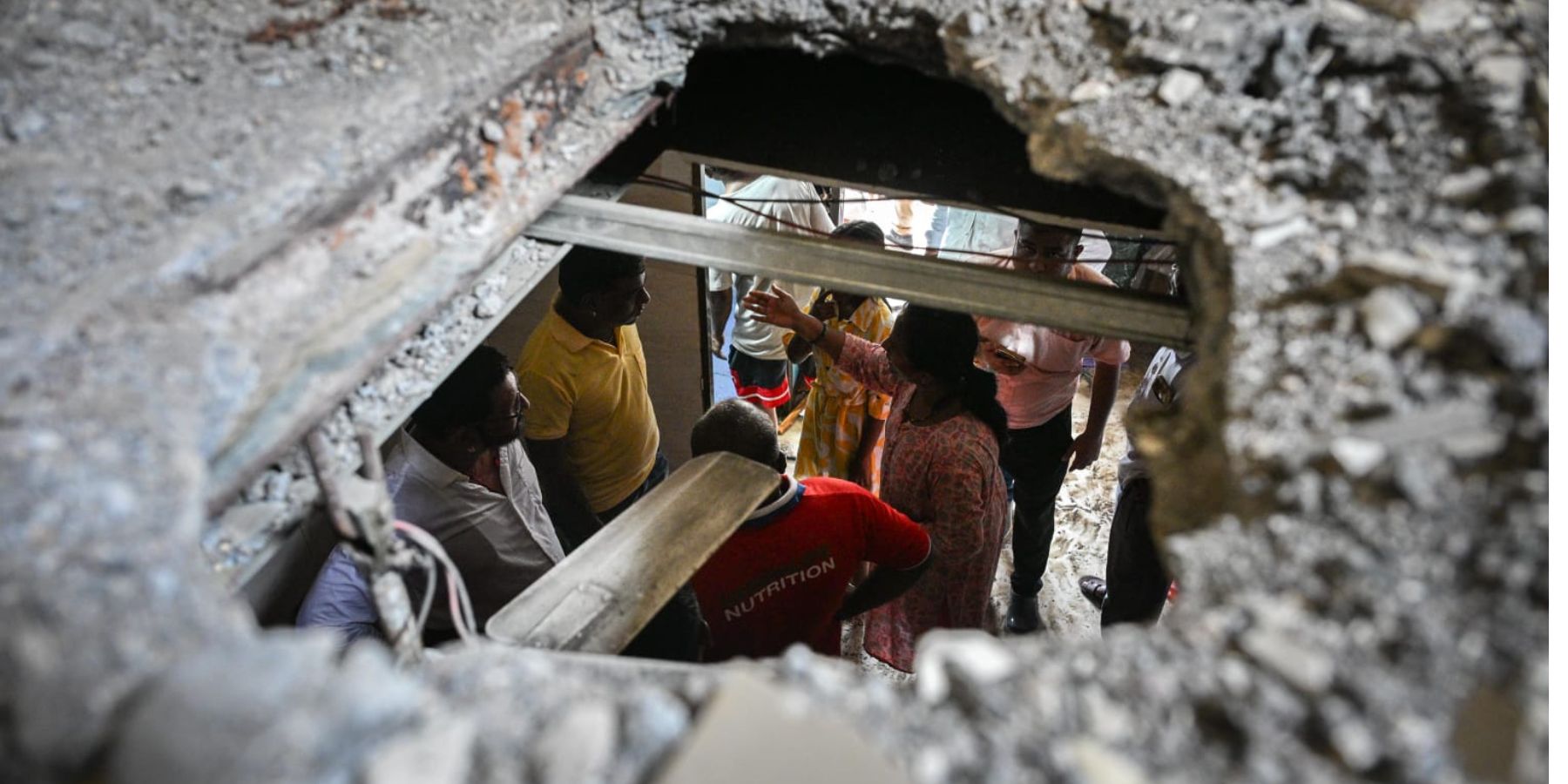 Dharavi’s Meghwadi residents resist demolition drive, 1 hospitalised