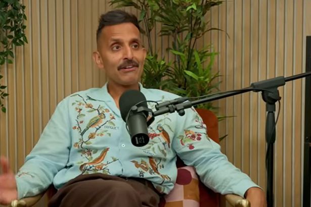 Dr Amir Khan gives 'one-hour' warning to everyone about to fly on away on holiday