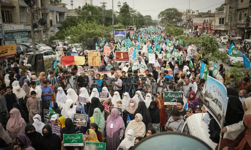 JI protests cause traffic disruptions across Karachi