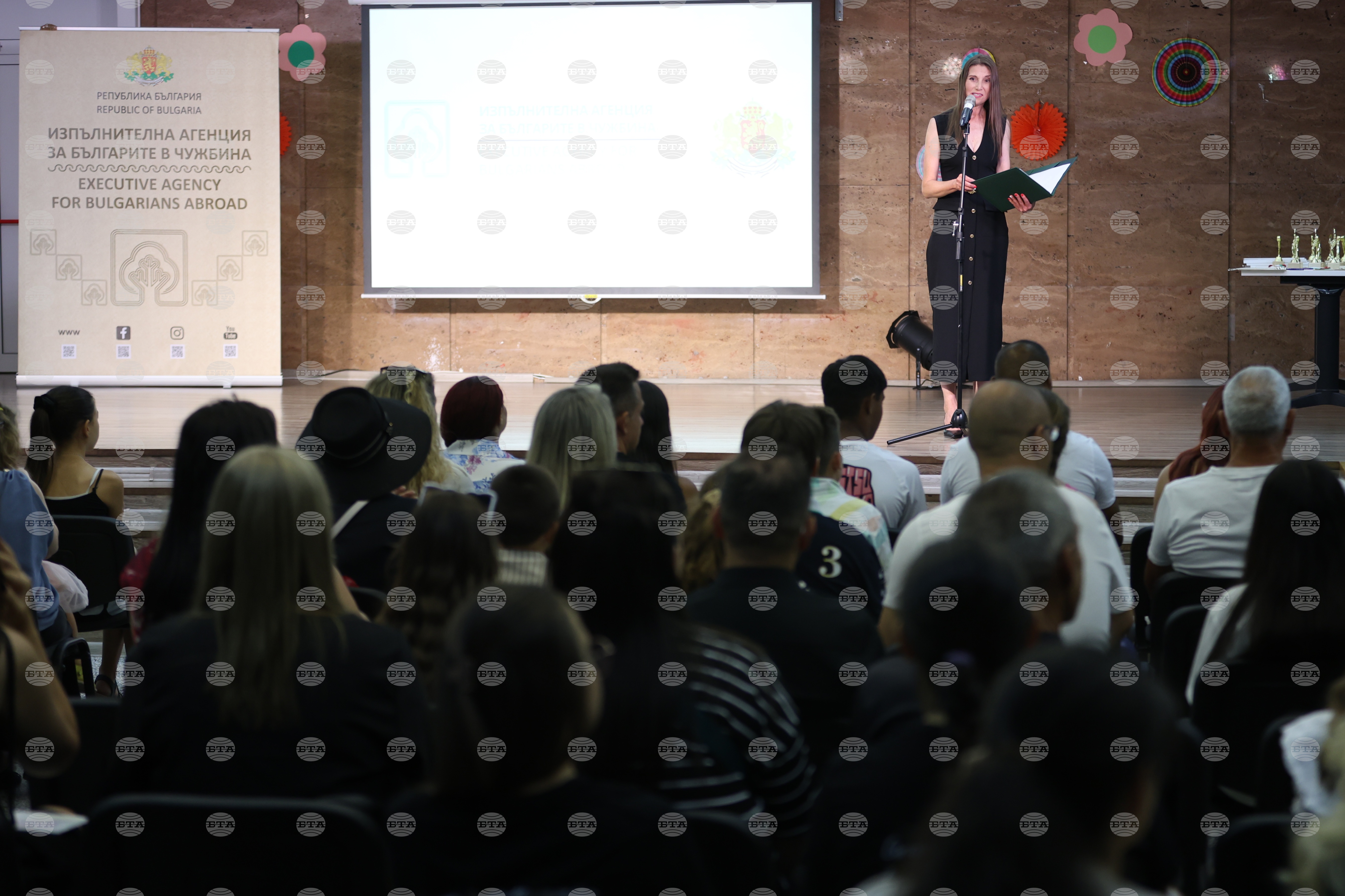 Bulgarian Children Abroad Honoured in State Agency’s Literature, Art and Music Competitions