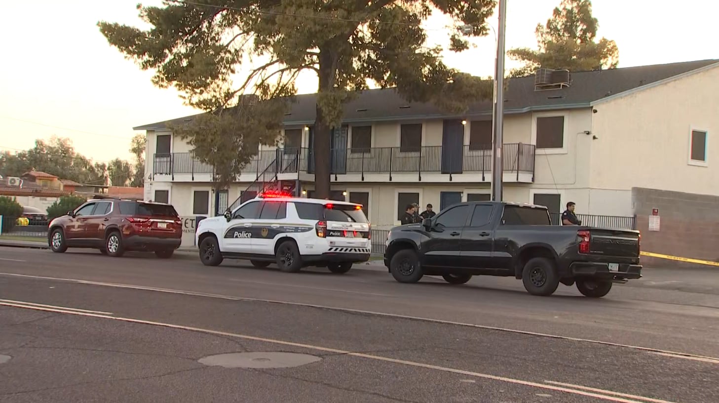 Security guard opens fire on driver in central Phoenix, police say