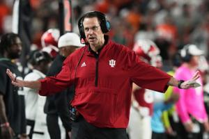 Defensive lineman Wyatt returning for 5th season with defending champion Hoosiers, AP source says