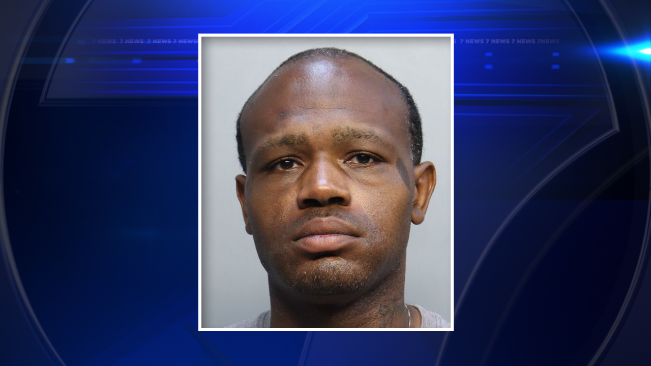 Woman struck repeatedly in face with umbrella in unprovoked Miami attack, police say