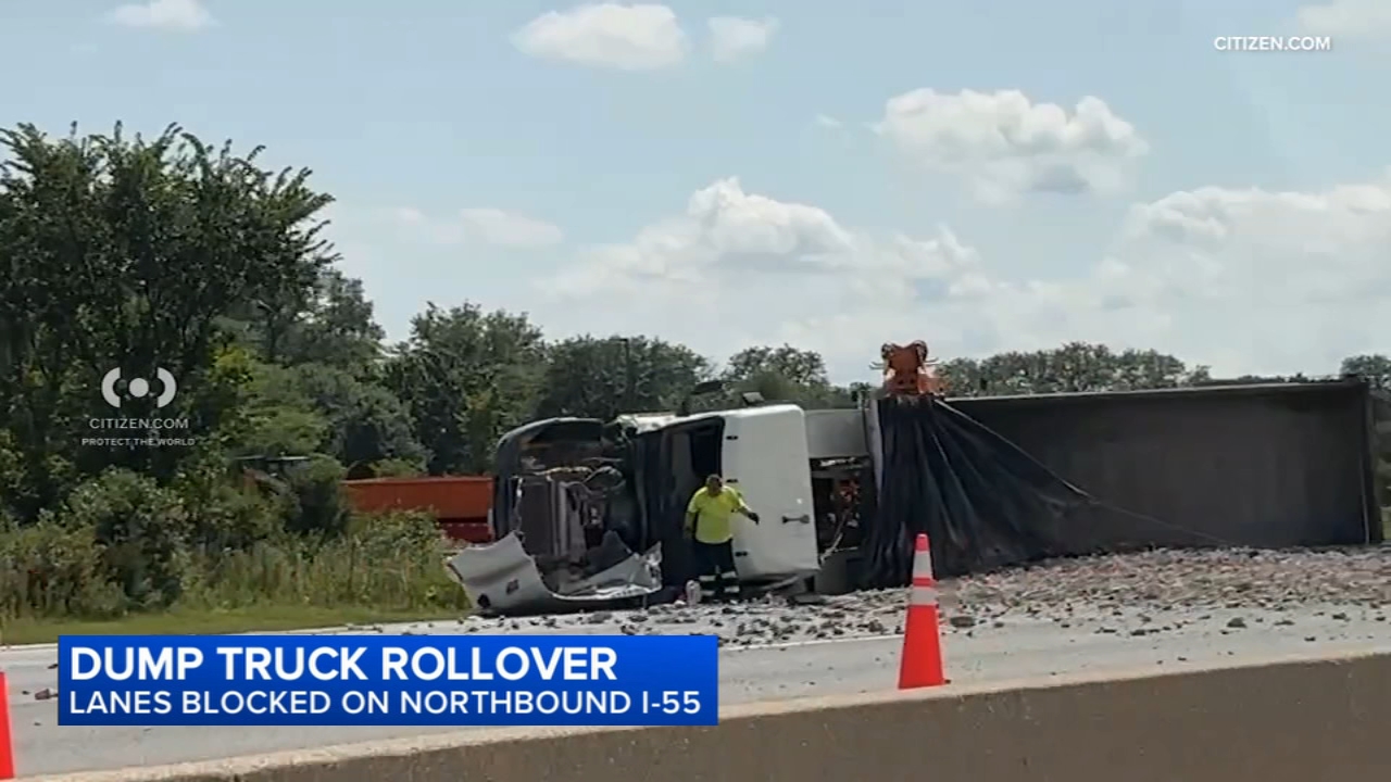 Dump truck rollover crash closes lanes on I-55 near Burr Ridge, video shows