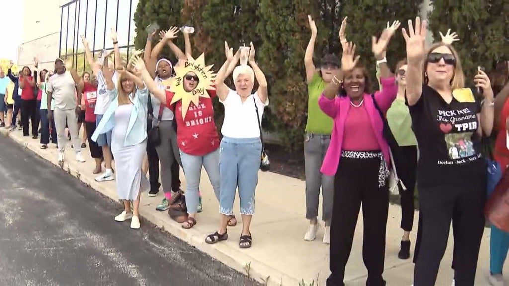 Hundreds of hopeful The Price is Right contestants line up at casting call in Downers Grove