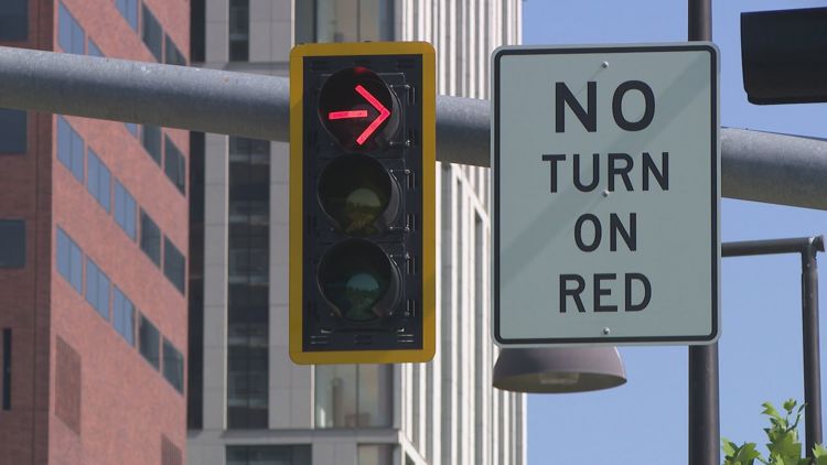 Portland could expand 'no turn on red' to 200 more intersections amid push to reduce traffic deaths