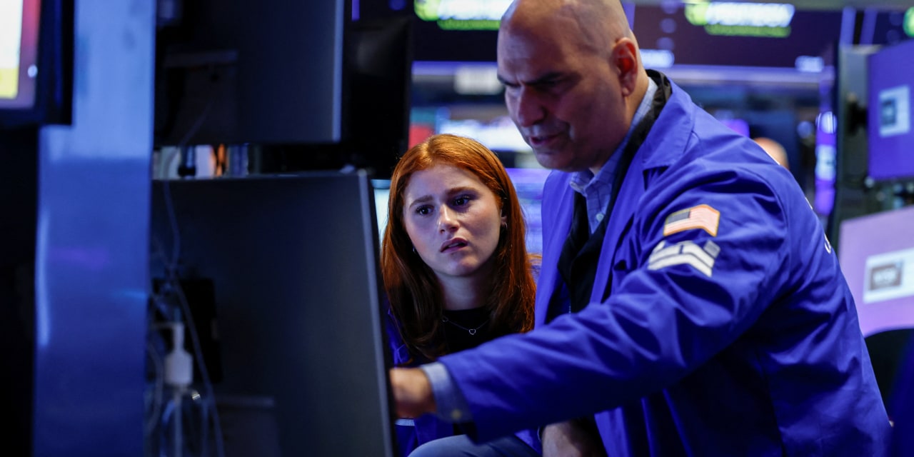 Dow Poised to Break Winning Streak