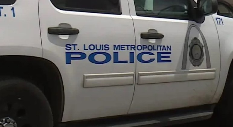 Woman injured during failed escape from St. Louis Police car