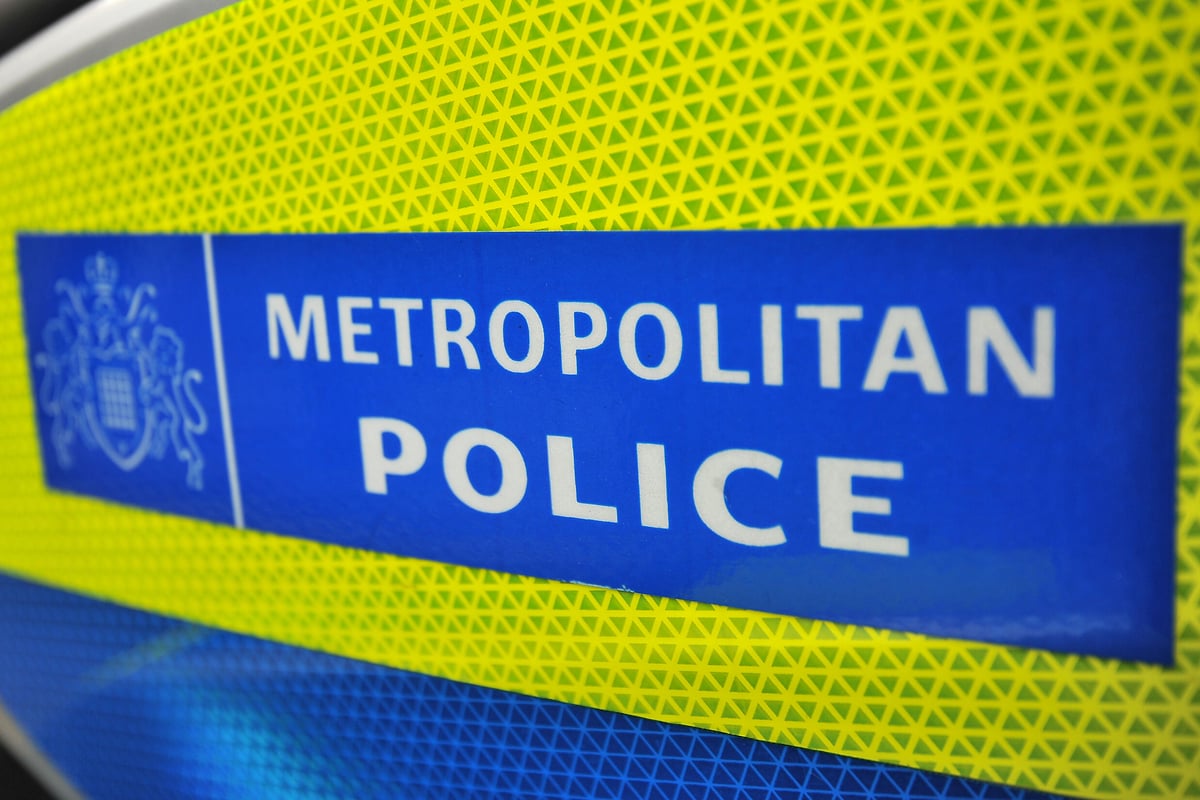 Met officer sacked for taking photo of dead body and showing colleagues