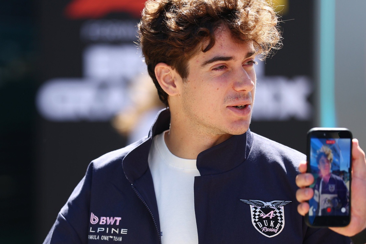 Franco Colapinto leaves fans in stitches with "Passenger Princess" driving lesson