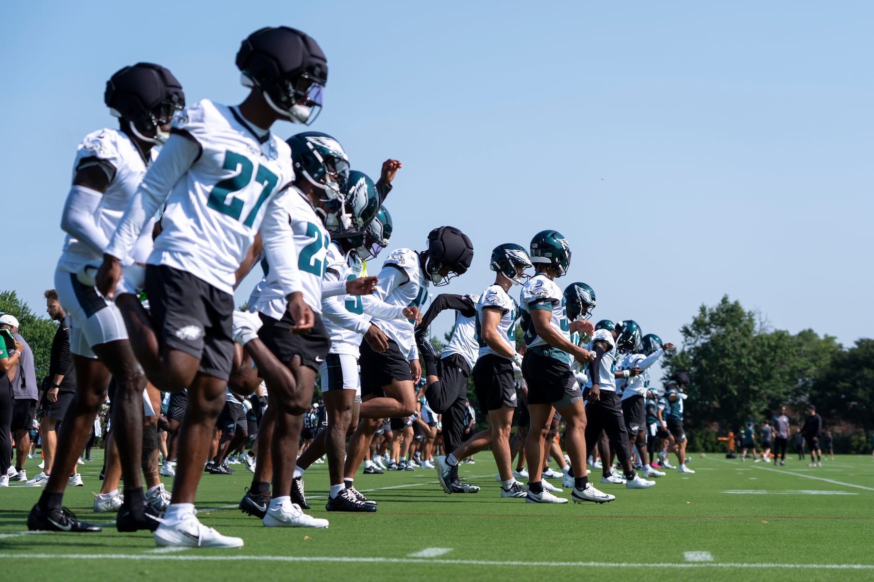 Eagles stole defensive weapon for almost nothing: He’s one of five underrated players making noise