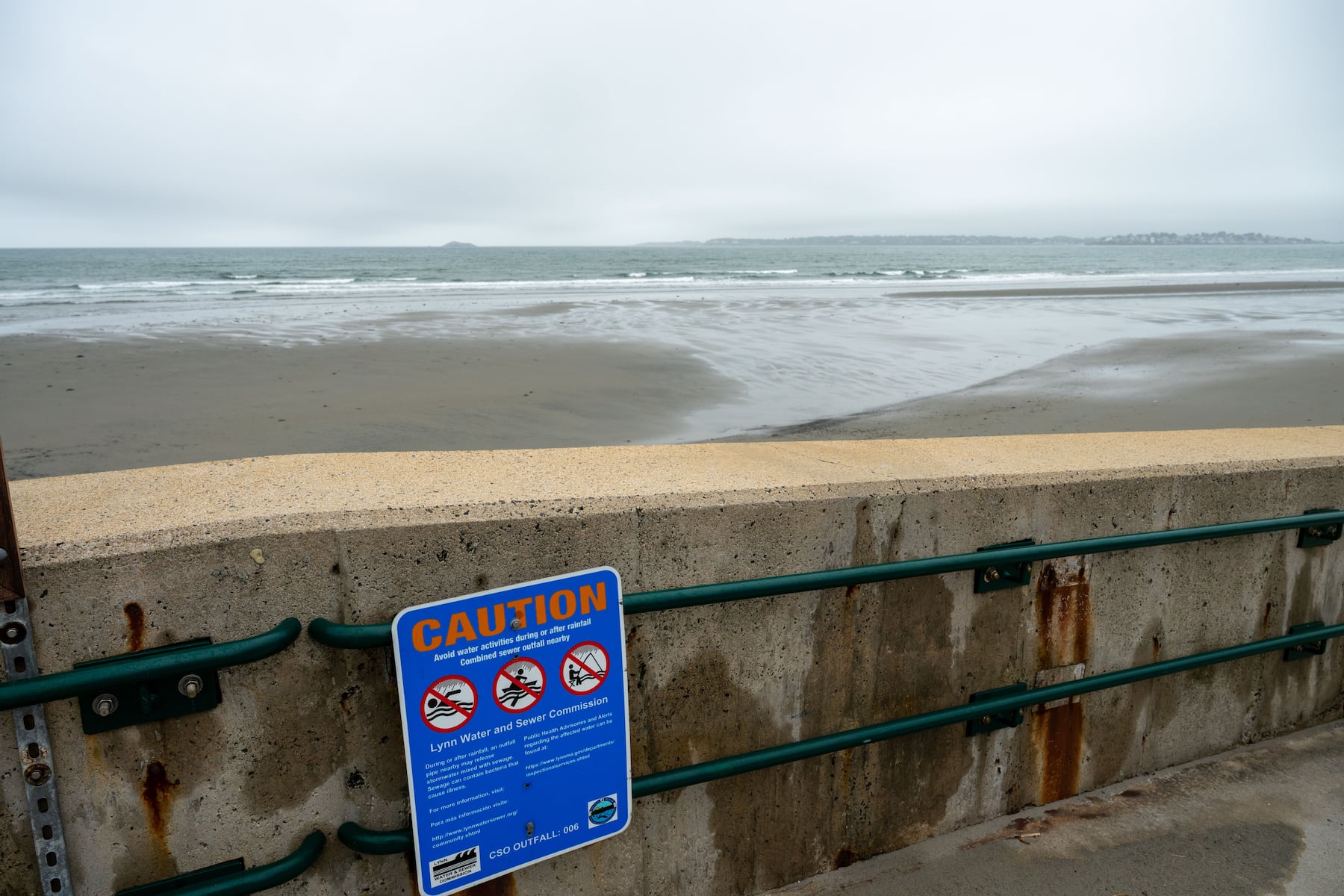 Which Mass. beaches are closed Saturday, Aug. 8?