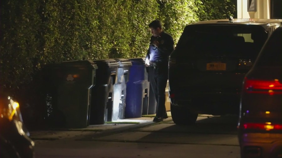 Pair of San Fernando Valley homes targeted in late-night burglaries