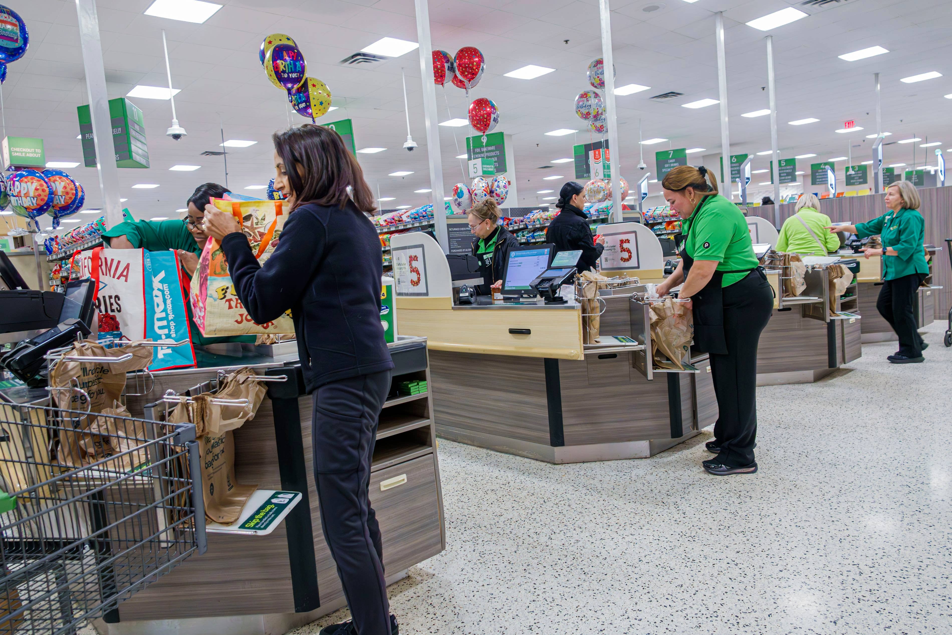 Publix struggles to reverse concerning customer behavior
