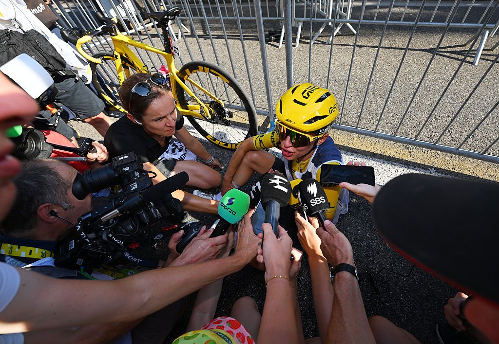 'I lost all respect for them’ - Kasia Niewiadoma-Phinney accuses Demi Vollering's teammate Célia Gery of lack of 'fair play' after Tour de France Femmes stage 8