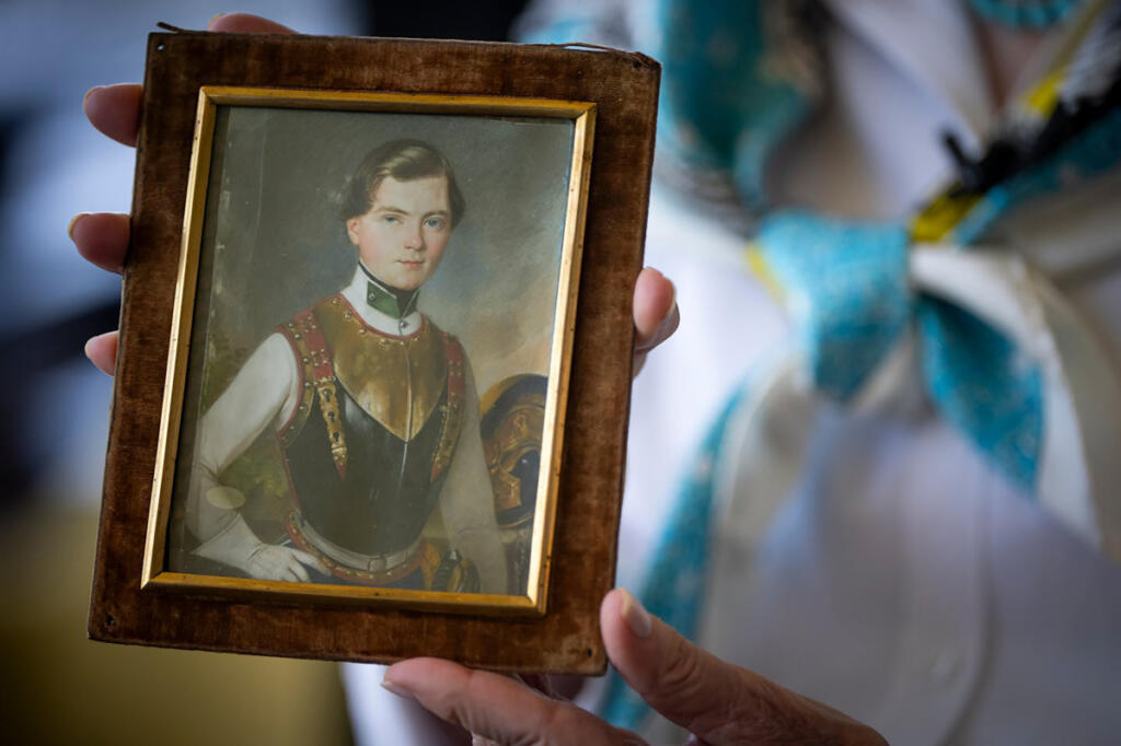 86 years later, artwork stolen by Nazis is returned to Minnesota descendants of Holocaust victim