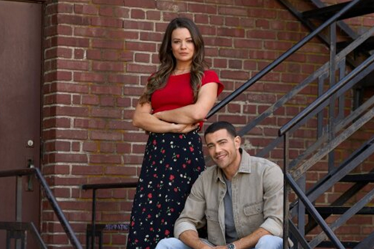 Stream It Or Skip It: ‘Absolutely Devoted To You’ On Hallmark Channel, Kimberley Sustad And Jesse Metcalfe Star As A TV Producer And Former Boy Band Member In This Middling Summer Romance