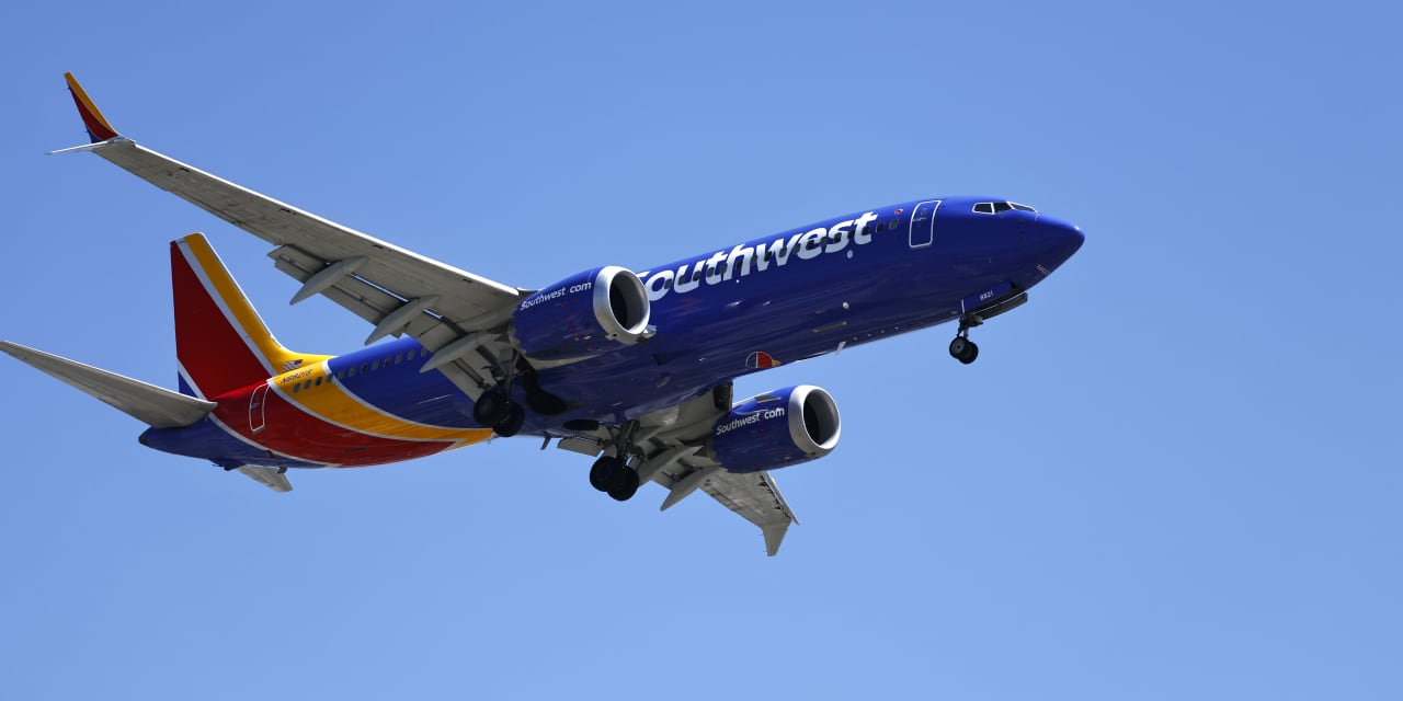 FAA Orders Inspections of Boeing 737 MAX Jets as Stock Edges Higher