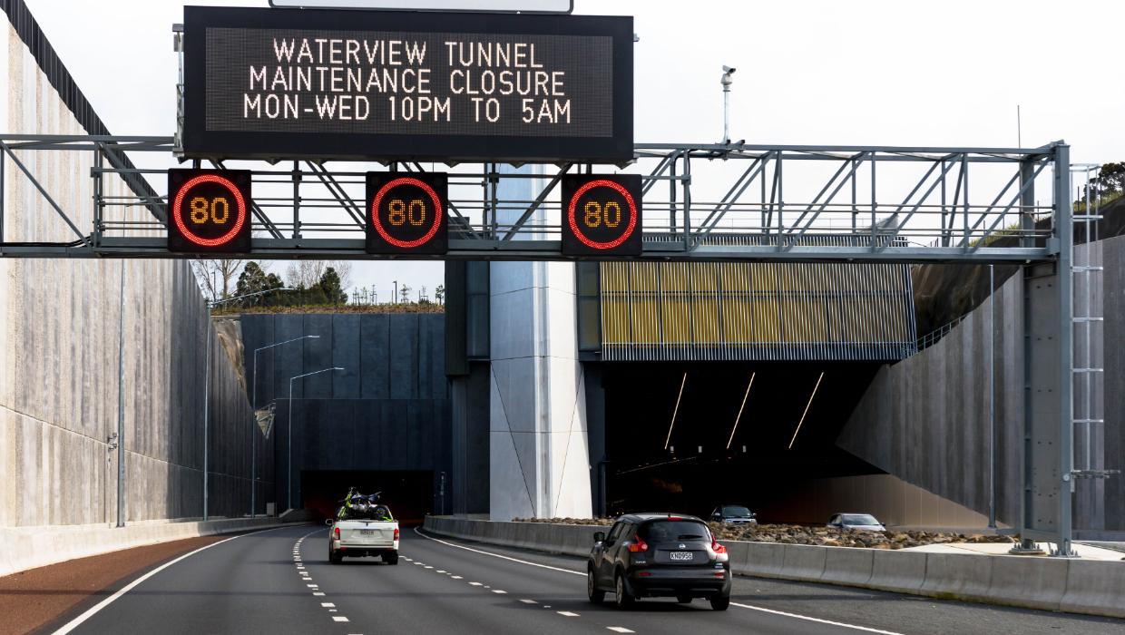 Crash partially blocks lane near Auckland’s Waterview Tunnel