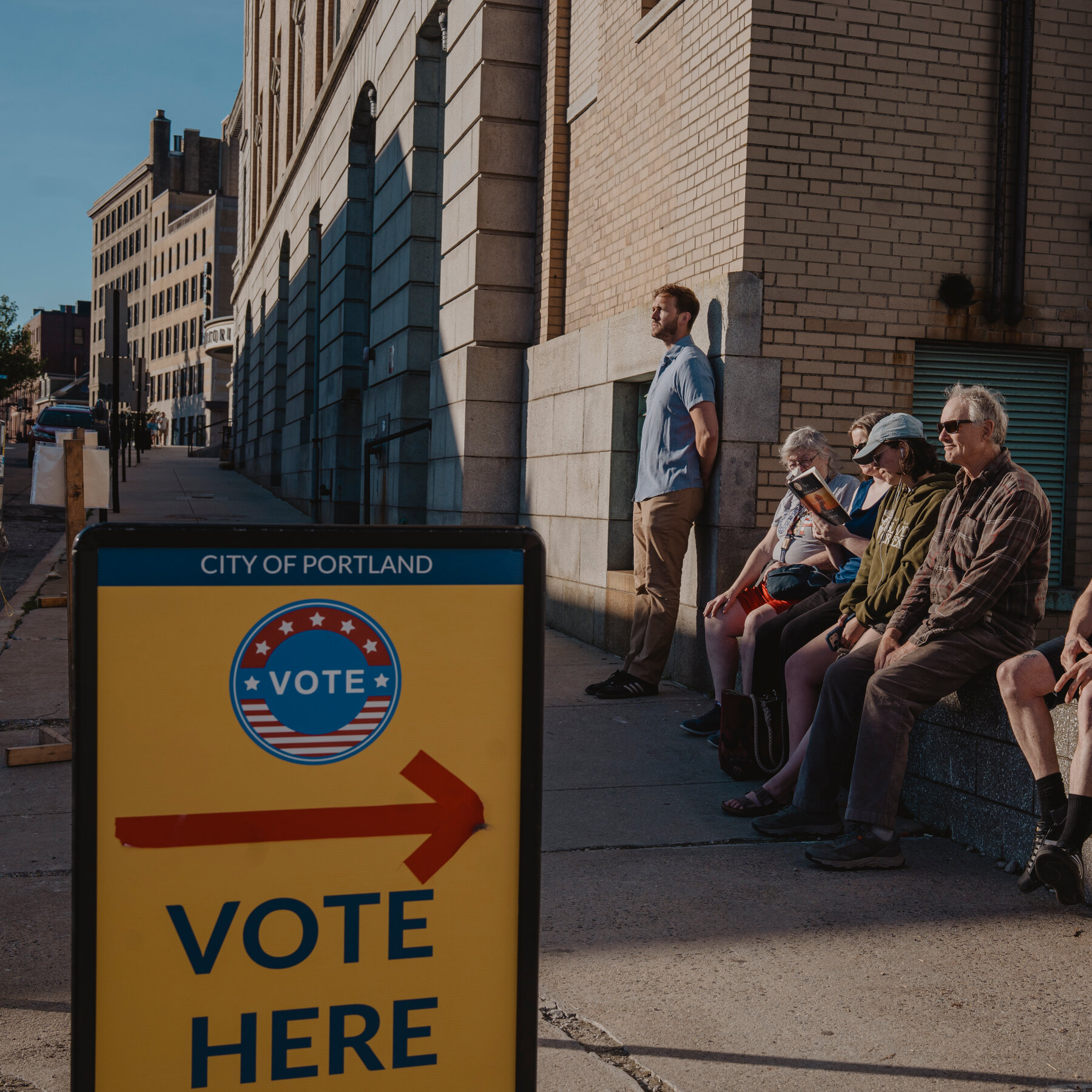 Poll: Voters See Political Parties as More Extreme Than Their Own Candidates