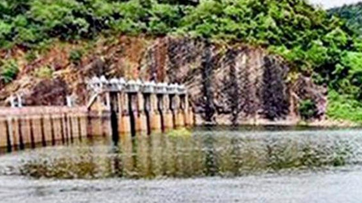 Water level in dams and rainfall